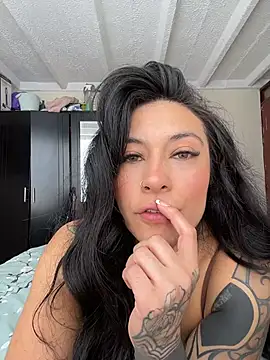 Snapshot of Isabella_Collen_v chatting on July 24, 1:09 pm Isabella Collen v online show from July 24, 1:09 pm