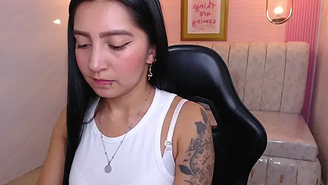 Snapshot of madhison_klain_s chatting on October 10, 8:19 pm madhison klain s online show from October 10, 8:19 pm