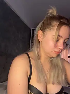 Snapshot of SelenaaD chatting on October 15, 7:52 am SelenaaD online show from October 15, 7:52 am