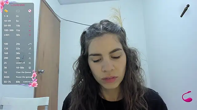 jessyegoldenn online show from February 6, 8:34 pm