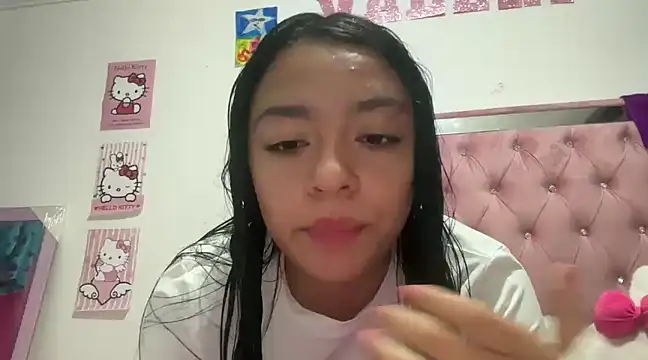 Snapshot of hellokitty__valery chatting on March 19, 2:59 am hellokitty valery online show from March 19, 2:59 am