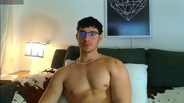 Snapshot of thomyafar chatting on December 4, 2:43 am thomyafar online show from December 4, 2:43 am