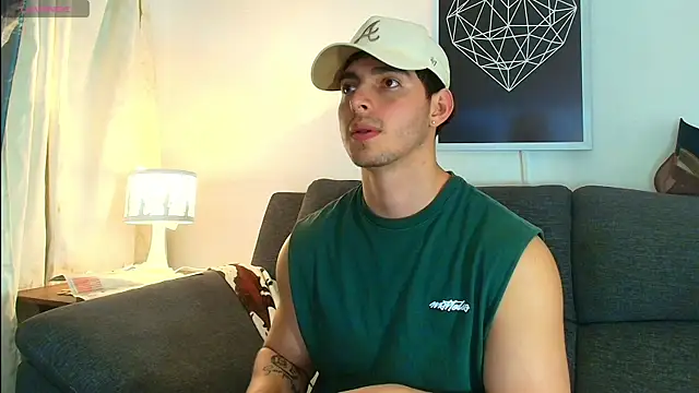 Snapshot of thomyafar chatting on December 17, 5:13 am thomyafar online show from December 17, 5:13 am