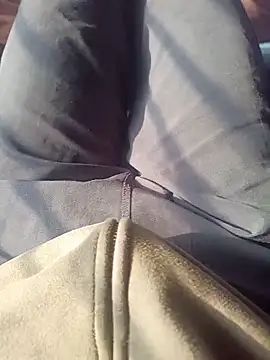 Snapshot of Delhi_BoyBigcock chatting on December 16, 4:17 am Delhi BoyBigcock online show from December 16, 4:17 am