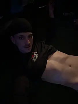 Snapshot of Polaroid_White chatting on November 14, 7:51 am Polaroid White online show from November 14, 7:51 am