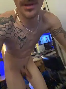 Snapshot of Polaroid_White chatting on November 19, 10:48 am Polaroid White online show from November 19, 10:48 am