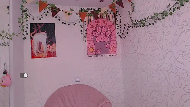 Snapshot of _miraclecattt_ chatting on September 15, 2:22 am miraclecattt online show from September 15, 2:22 am