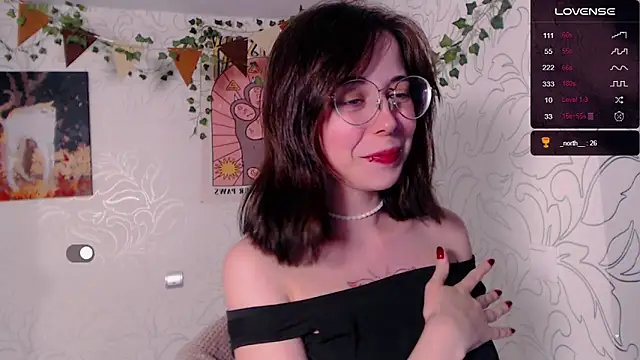 Snapshot of _miraclecattt_ chatting on December 14, 2:33 pm miraclecattt online show from December 14, 2:33 pm