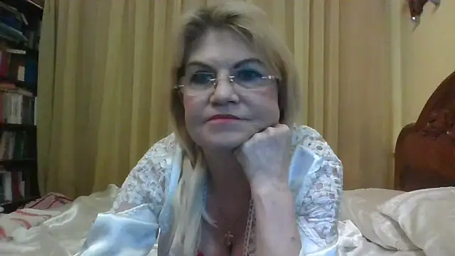 Snapshot of Heidi-Helga chatting on February 28, 8:50 pm Heidi-Helga online show from February 28, 8:50 pm