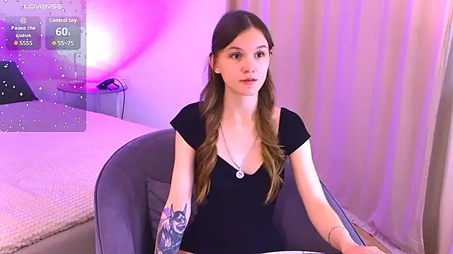 Snapshot of Amber_Rogers chatting on October 23, 5:29 am Amber Rogers online show from October 23, 5:29 am