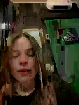 Snapshot of gynna_kimera chatting on December 14, 3:50 pm gynna kimera online show from December 14, 3:50 pm