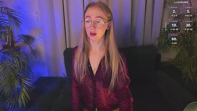 VictoriaLights online show from December 17, 5:57 am