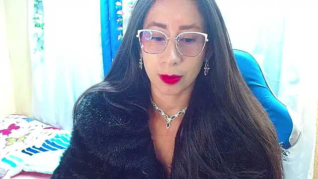 Snapshot of Gia_leinn chatting on November 8, 2:39 pm Gia leinn online show from November 8, 2:39 pm