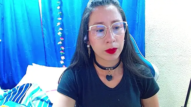 Gia leinn online show from April 26, 3:42 pm