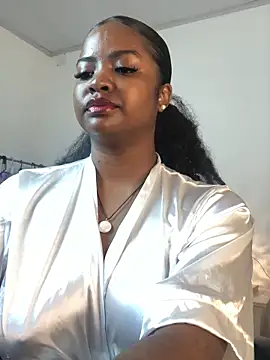 Snapshot of ValerieBlakee chatting on October 4, 1:20 pm ValerieBlakee online show from October 4, 1:20 pm