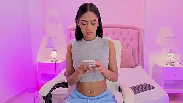 ChloeMoon9 online show from June 5, 11:49 am