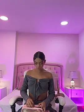 ChloeMoon9 online show from June 6, 11:37 am
