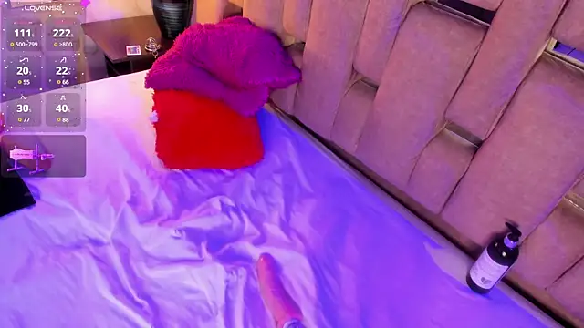 Snapshot of ValentinoMoreti chatting on March 15, 8:04 am ValentinoMoreti online show from March 15, 8:04 am