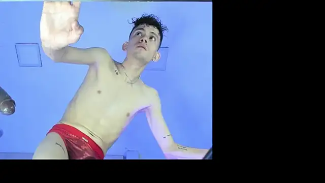 Snapshot of ValentinoMoreti chatting on November 23, 6:02 am ValentinoMoreti online show from November 23, 6:02 am