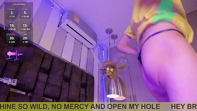 ValentinoMoreti online show from January 13, 6:18 am