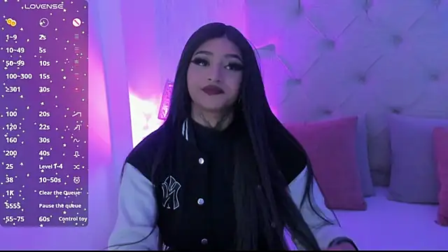 Snapshot of goth_tasha chatting on May 21, 12:23 pm goth tasha online show from May 21, 12:23 pm