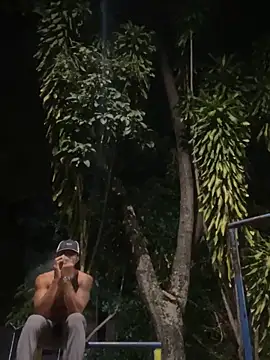 Snapshot of MaxxxSteil chatting on March 10, 9:32 am MaxxxSteil online show from March 10, 9:32 am