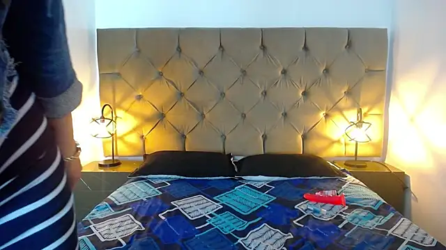 laura hotties online show from March 21, 12:50 pm