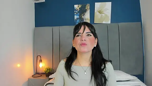 laura hotties online show from October 24, 1:07 pm