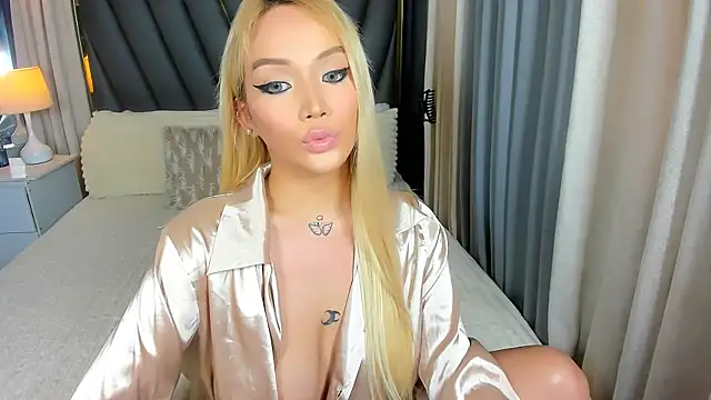 KylieSonique online show from January 12, 5:01 am