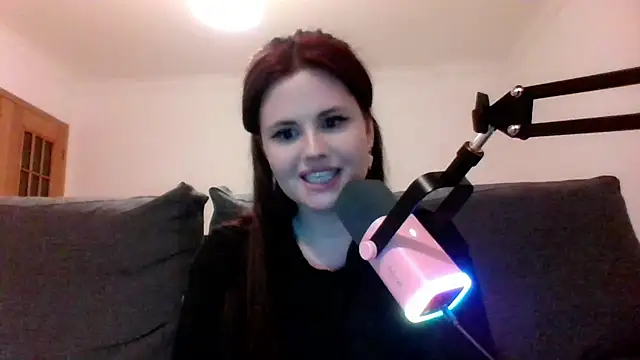 Snapshot of Della_Ideal chatting on March 2, 7:12 pm Della Ideal online show from March 2, 7:12 pm