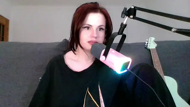 Snapshot of Della_Ideal chatting on March 5, 5:39 pm Della Ideal online show from March 5, 5:39 pm