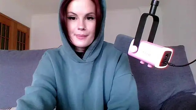 Snapshot of Della_Ideal chatting on March 10, 3:09 pm Della Ideal online show from March 10, 3:09 pm