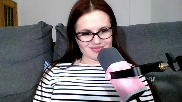 Snapshot of Della_Ideal chatting on March 16, 7:27 pm Della Ideal online show from March 16, 7:27 pm