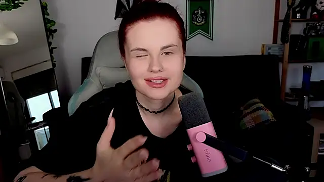 Snapshot of Della_Ideal chatting on November 14, 9:08 am Della Ideal online show from November 14, 9:08 am