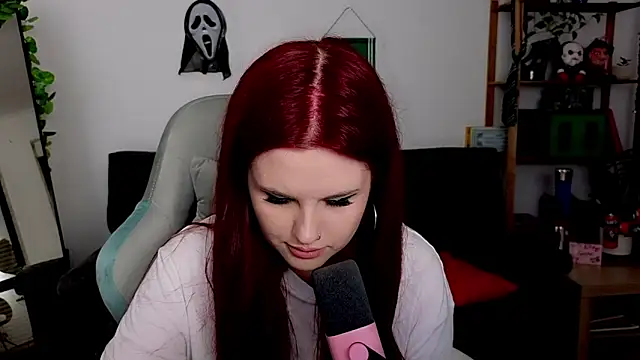 Snapshot of Della_Ideal chatting on November 19, 5:57 pm Della Ideal online show from November 19, 5:57 pm