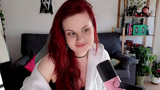 Snapshot of Della_Ideal chatting on December 2, 9:14 am Della Ideal online show from December 2, 9:14 am