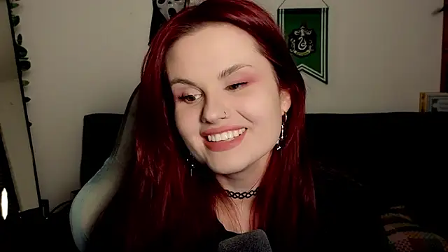 Snapshot of Della_Ideal chatting on December 3, 6:17 pm Della Ideal online show from December 3, 6:17 pm