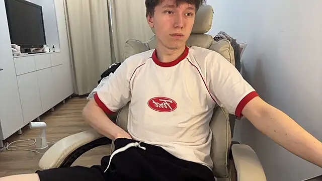 Snapshot of tommy_colson chatting on October 27, 1:26 pm tommy colson online show from October 27, 1:26 pm