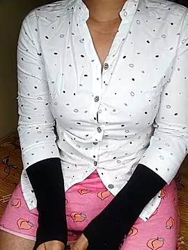 Snapshot of geetha_telugu_kan277 chatting on November 10, 5:34 pm geetha telugu kan277 online show from November 10, 5:34 pm