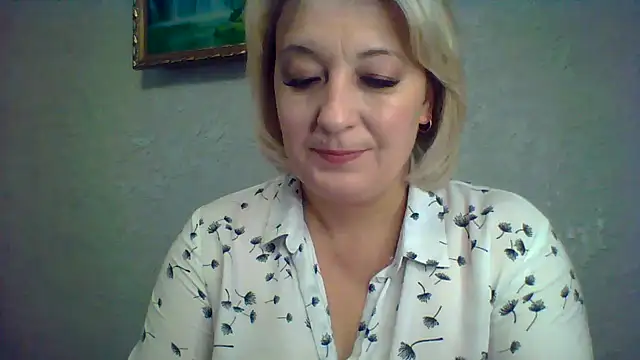 Snapshot of ArielXLoveresss chatting on November 2, 7:55 am ArielXLoveresss online show from November 2, 7:55 am
