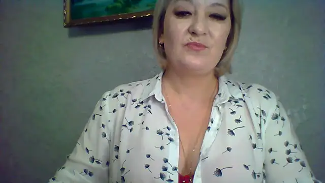 Snapshot of ArielXLoveresss chatting on November 22, 8:24 am ArielXLoveresss online show from November 22, 8:24 am