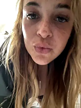 Busty-smiley-miley online show from September 19, 1:23 pm