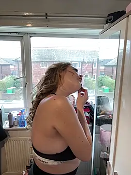Busty-smiley-miley online show from February 18, 1:51 pm
