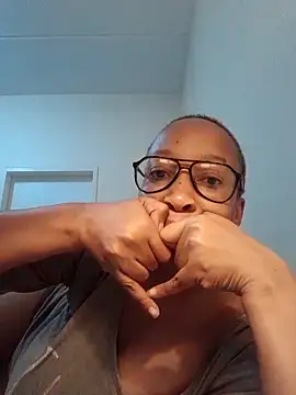 Snapshot of xyz089 chatting on March 17, 4:19 am xyz089 online show from March 17, 4:19 am