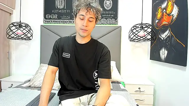 Snapshot of buddy_whitte chatting on October 29, 11:45 am buddy whitte online show from October 29, 11:45 am