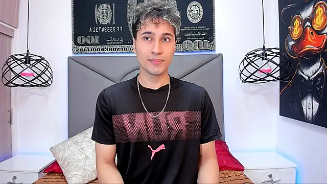 Snapshot of buddy_whitte chatting on November 23, 1:11 pm buddy whitte online show from November 23, 1:11 pm