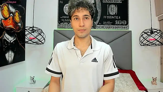 Snapshot of buddy_whitte chatting on December 16, 12:32 pm buddy whitte online show from December 16, 12:32 pm