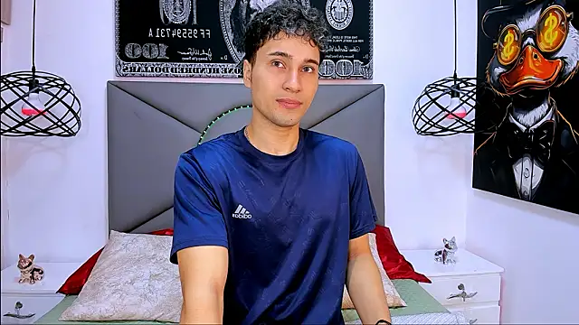 Snapshot of buddy_whitte chatting on February 9, 12:53 pm buddy whitte online show from February 9, 12:53 pm