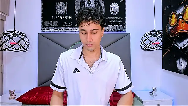 Snapshot of buddy_whitte chatting on February 12, 2:56 pm buddy whitte online show from February 12, 2:56 pm