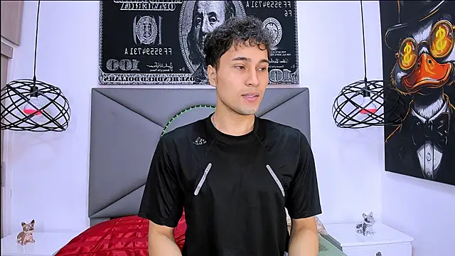 Snapshot of buddy_whitte chatting on February 19, 4:47 pm buddy whitte online show from February 19, 4:47 pm